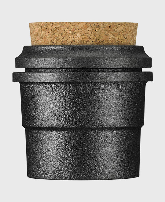 Spice mill with cork lid