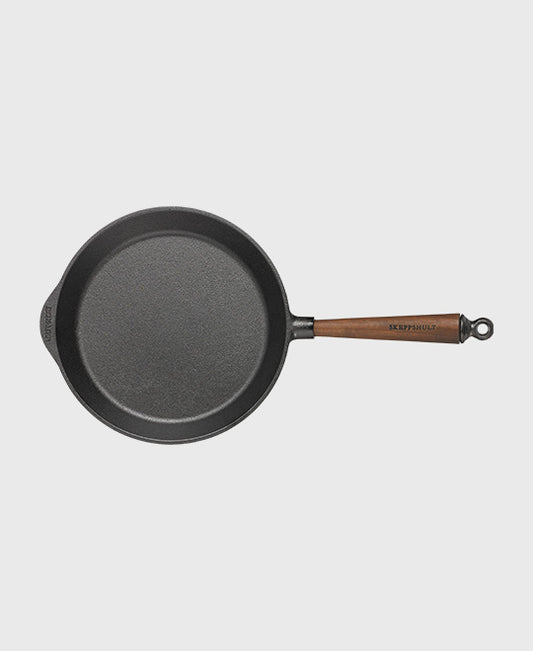 Top view of Skeppshult cast iron frying pan, 28 cm, showing the seasoned cooking surface