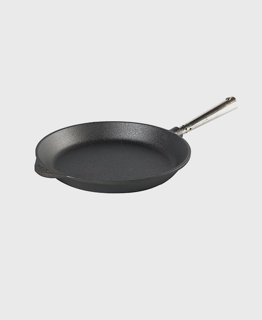 Black cast iron frying pan round 26 cm with self-ventilating stainless steel handle
