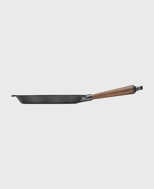 Black cast iron frying pan round 26 cm with walnut wood handle