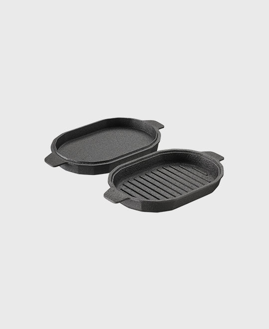 Black cast iron roasting dish/grill pan hexadecagon with iron handles