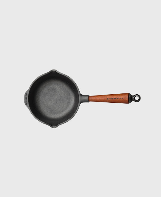 Black cast iron sauce pan 1 liter with beechwood handle