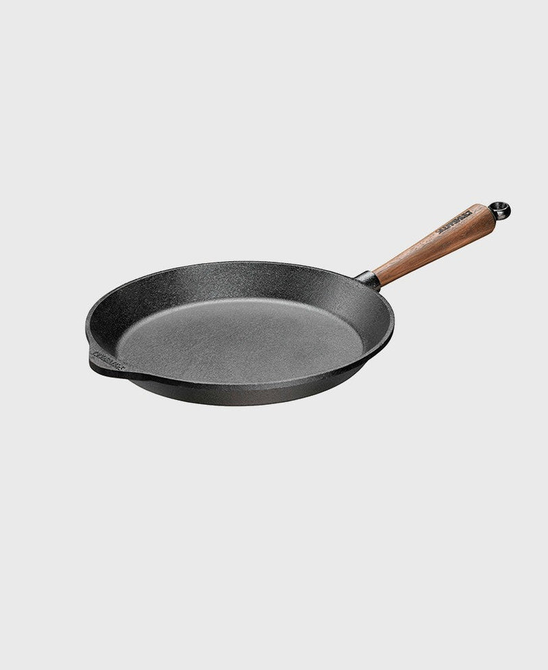 Skeppshult cast iron frying pan, 28 cm, with walnut handle
