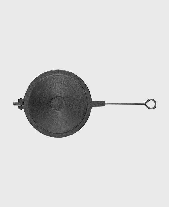 Closed top View ofSkeppshult Cast Iron waffle iron 21 cm, showing the precision turned bottom