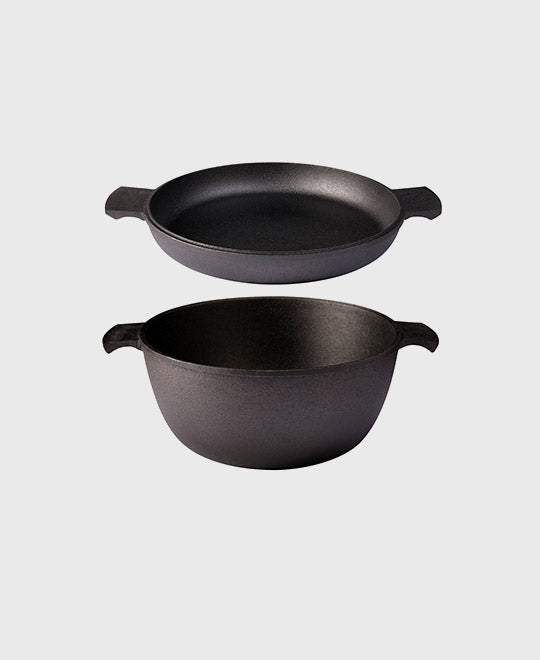 Black cast iron casserole 4,5 L and frying pan 27 cm round 