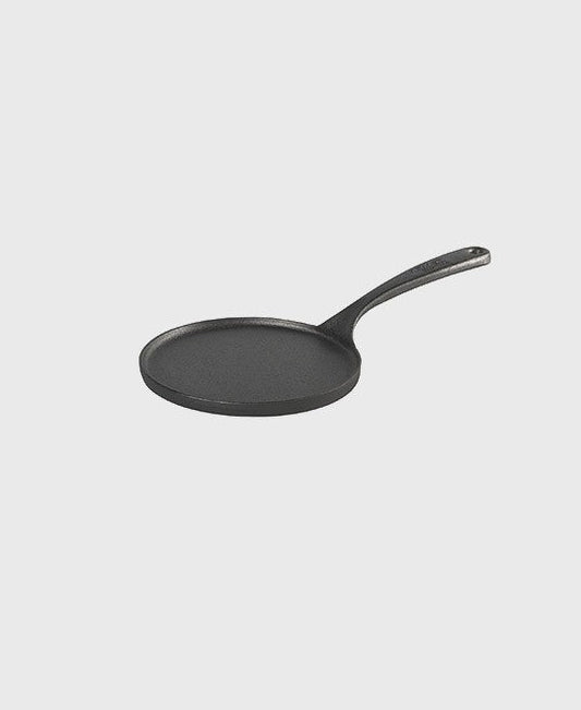 Black cast iron crepe suzette pan round 17 cm with iron handle
