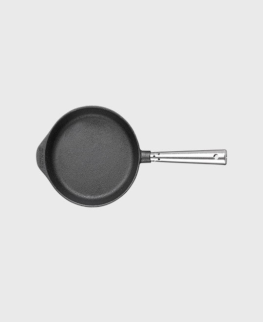 Black cast iron deep pan round 20 cm with self-ventilating stainless steel handle