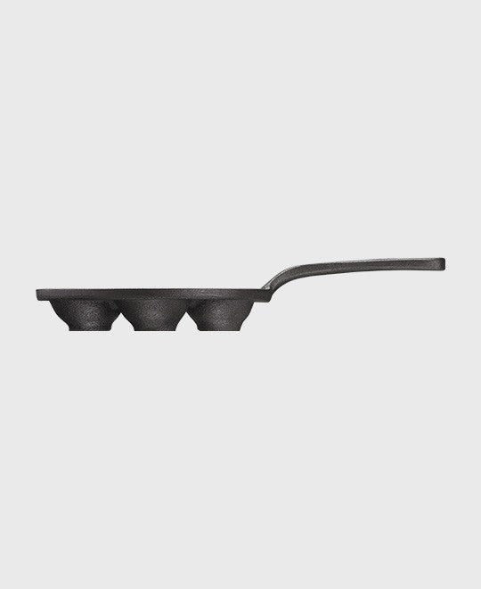 Black cast iron dumpling pan round 21 cm with iron handle