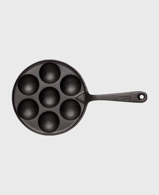 Black cast iron dumpling pan round 21 cm with iron handle