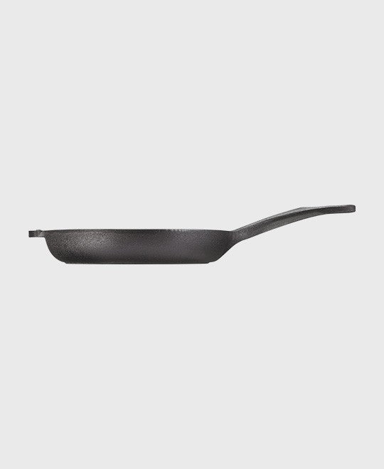 Black cast iron fish pan oval 33x21,5 cm with iron handle