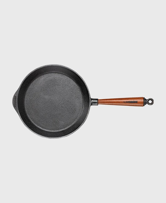 Black cast iron frying pan round 26 cm with beechwood handle