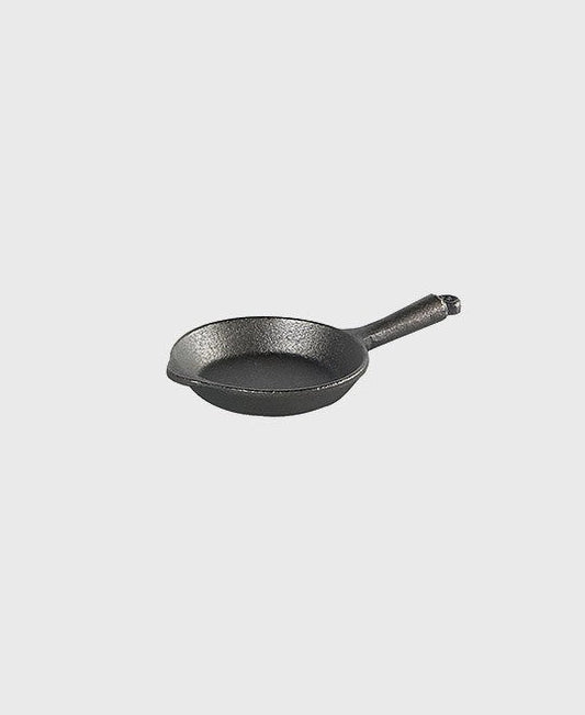 Black cast iron frying pan round 7,5 cm with iron handle