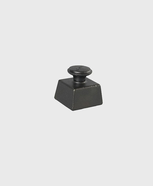 Black cast iron meat tenderizer 7x7 cm with pyramid pattern