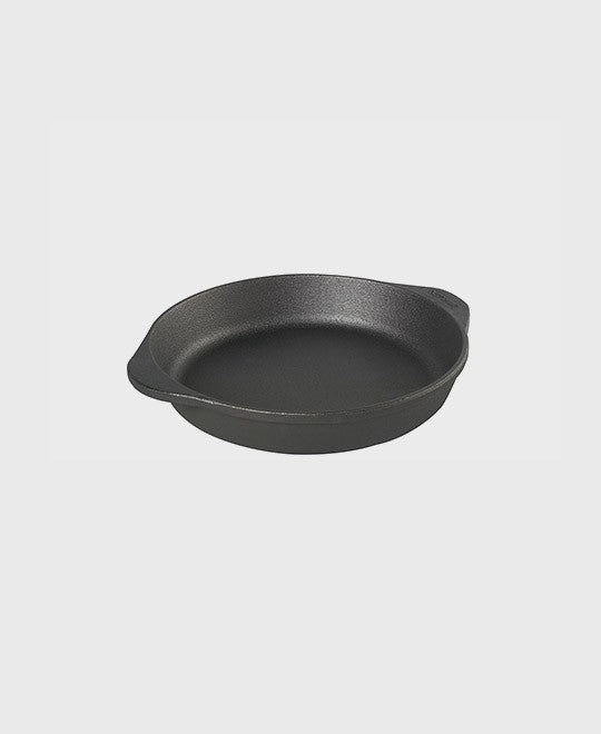 Black cast iron oven dish round 22 cm with iron handles