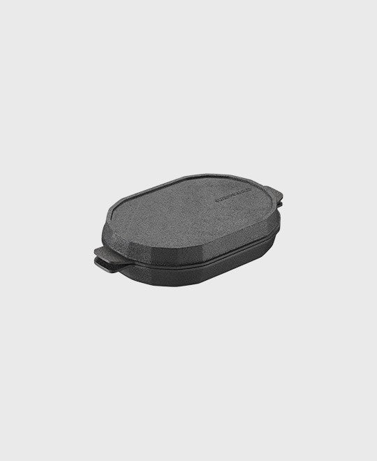 Black cast iron roasting dish/grill pan hexadecagon with iron handles