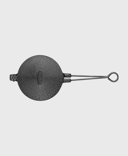 Black cast iron wafer iron round 15 cm with iron handles