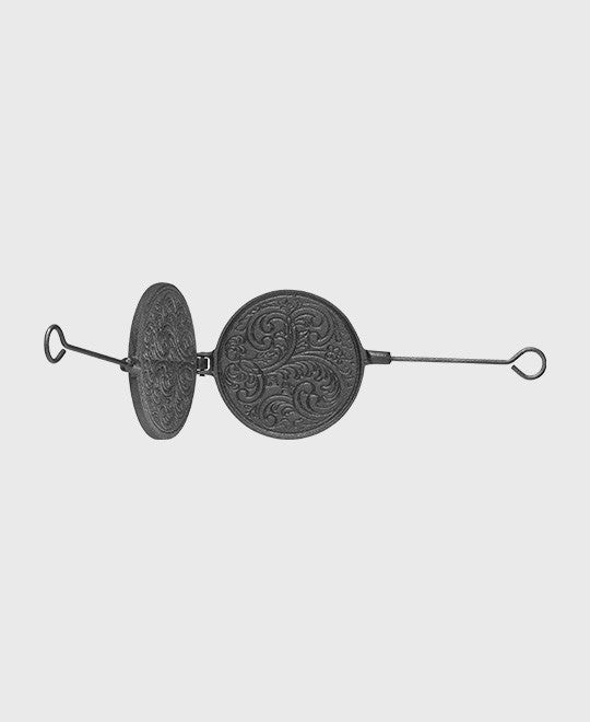 Black cast iron wafer iron round 15 cm with iron handles